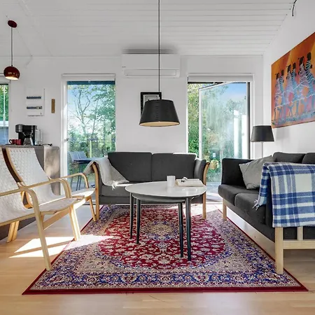 Lovely In With Kitchen Holiday home *